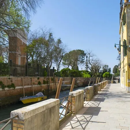 La Prima Ancora Apartment *